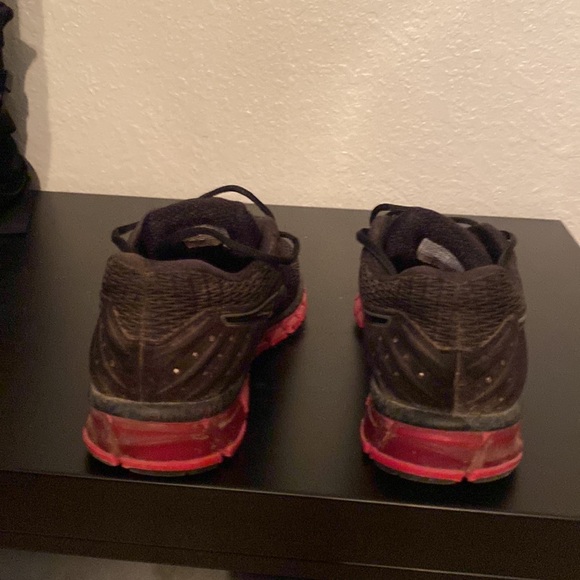 ASICS - Picture 4 of 5